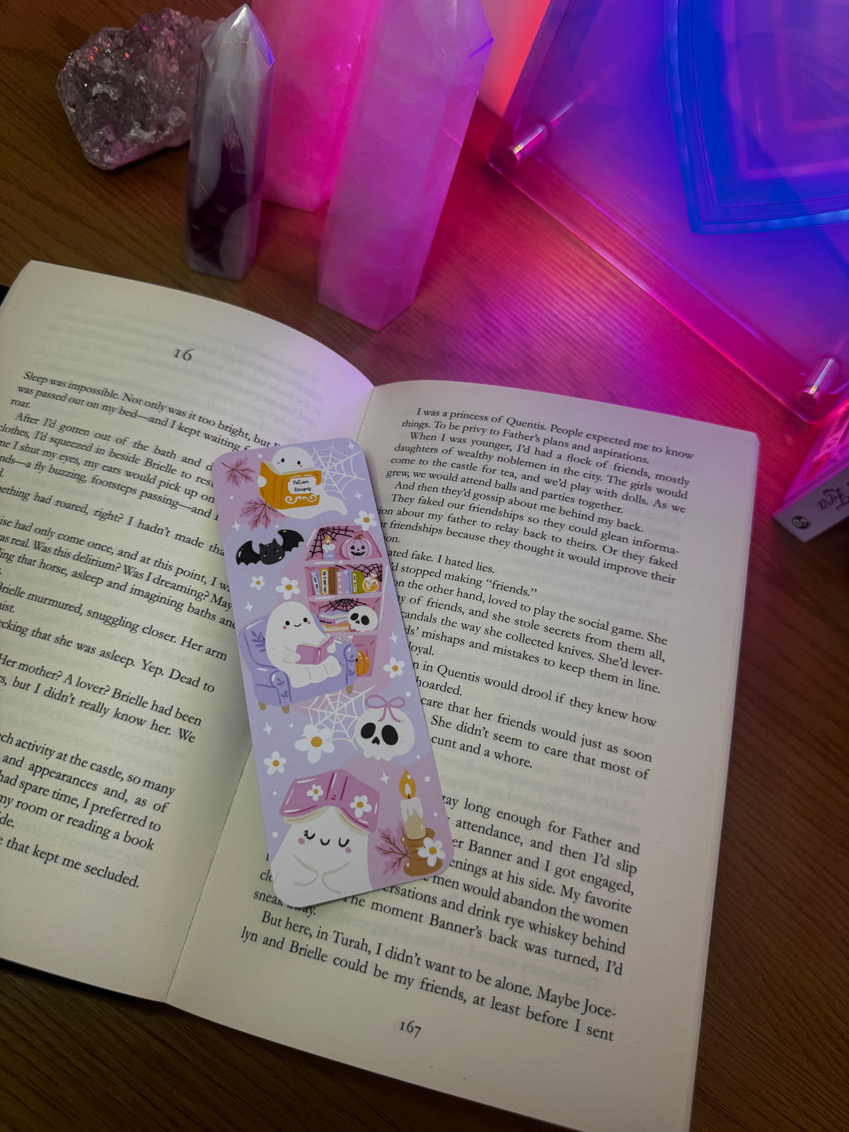 Ghosts & Good Books – Pastel Halloween Bookmark